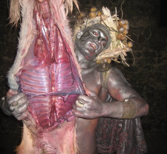 Devorando Fausto (2004)