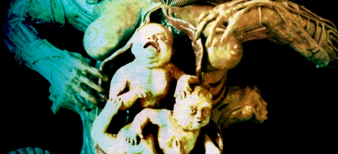 Escultura Mãe Biomecânica