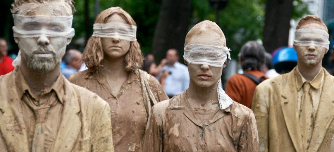 Metamorphosis (2011) 03