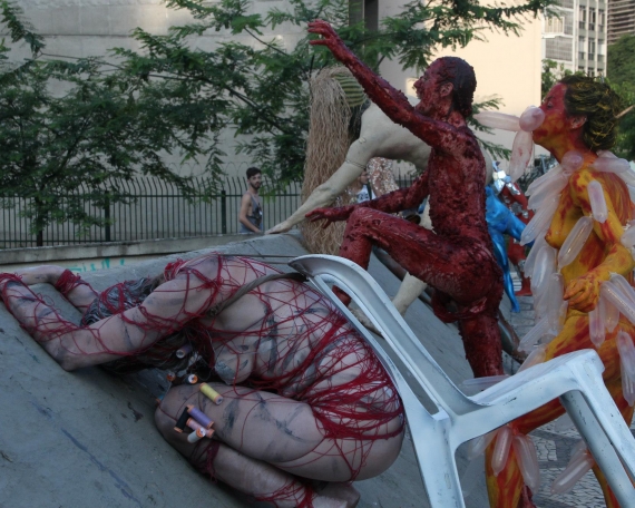 Performance Urbana Segunda Pele – Hemispheric Institute Enconter (2013) 04